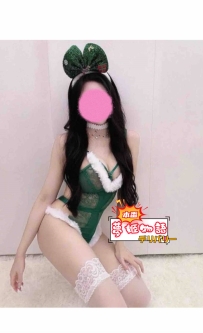 🔥 高身長でスラリとした165cm、豊満なDカップが魅力的
