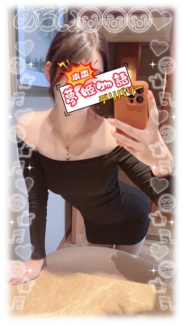 さよ（32歳） 黒の露肩ロングドレスが醸し出す知性的な魅力