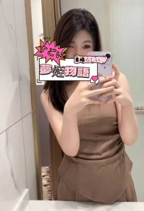 👓【ユリ（32歳）】静かに燃える情熱、知性と性欲のギャップ美女