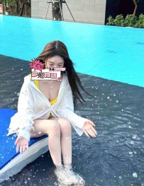 👠【うめ（23歳）】優しさ纏うスレンダーモデル